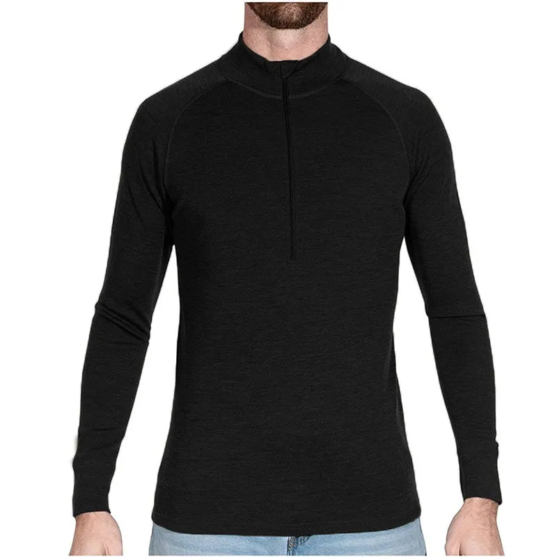 Haut thermique en mérinos noir – demi-zip sur mannequin, vue de face