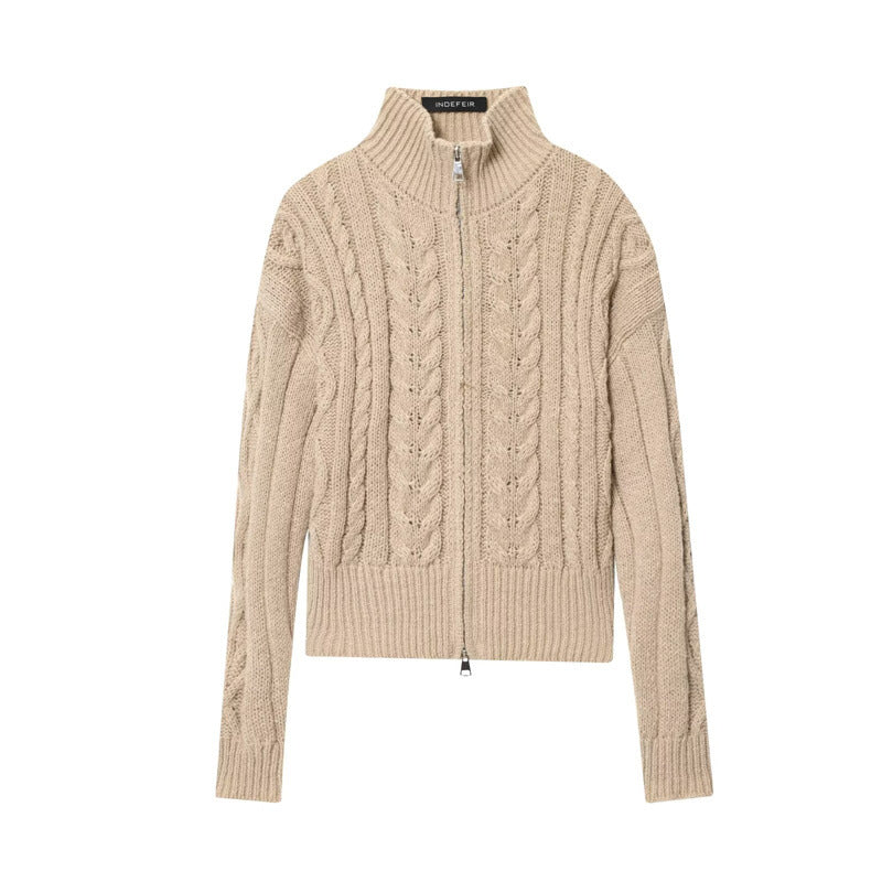 Pull torsadé zippé col montant abricot, vue de face, photo du produit sur fond blanc