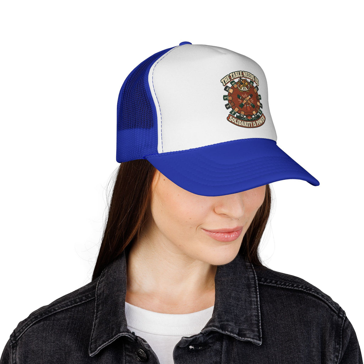 Casquette trucker message social « The Table Needs Us »