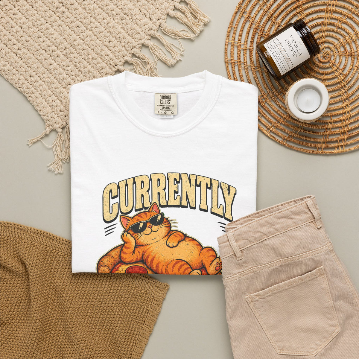 T-shirt rétro humour « Currently Recharging »
