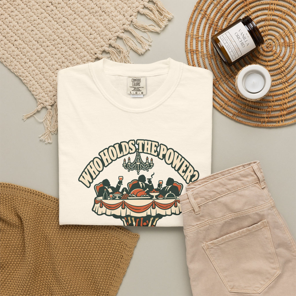T-shirt message social « Who Holds the Power? »