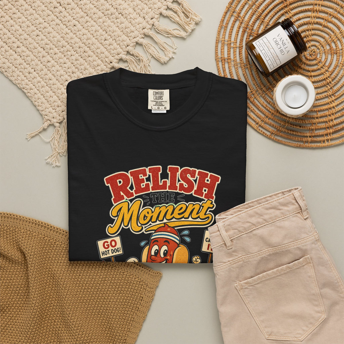T-shirt rétro humour « Relish the Moment »