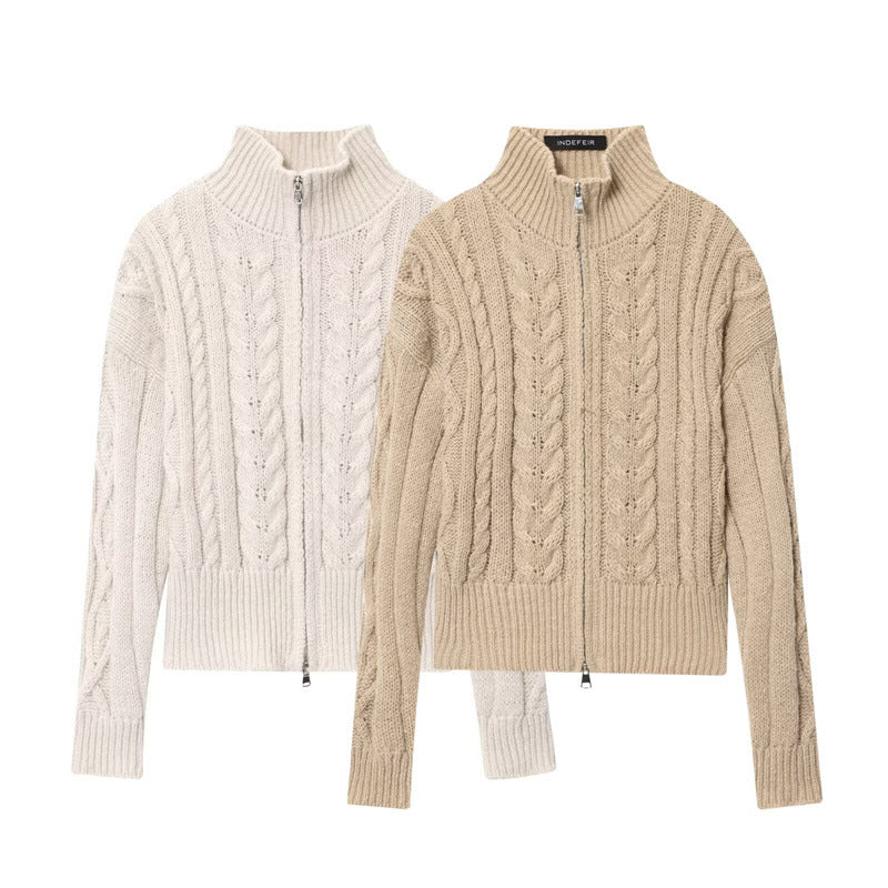 Pull torsadé zippé col montant, les deux coloris, photo du produit sur fond blanc