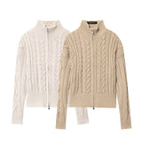 Pull torsadé zippé col montant, les deux coloris, photo du produit sur fond blanc