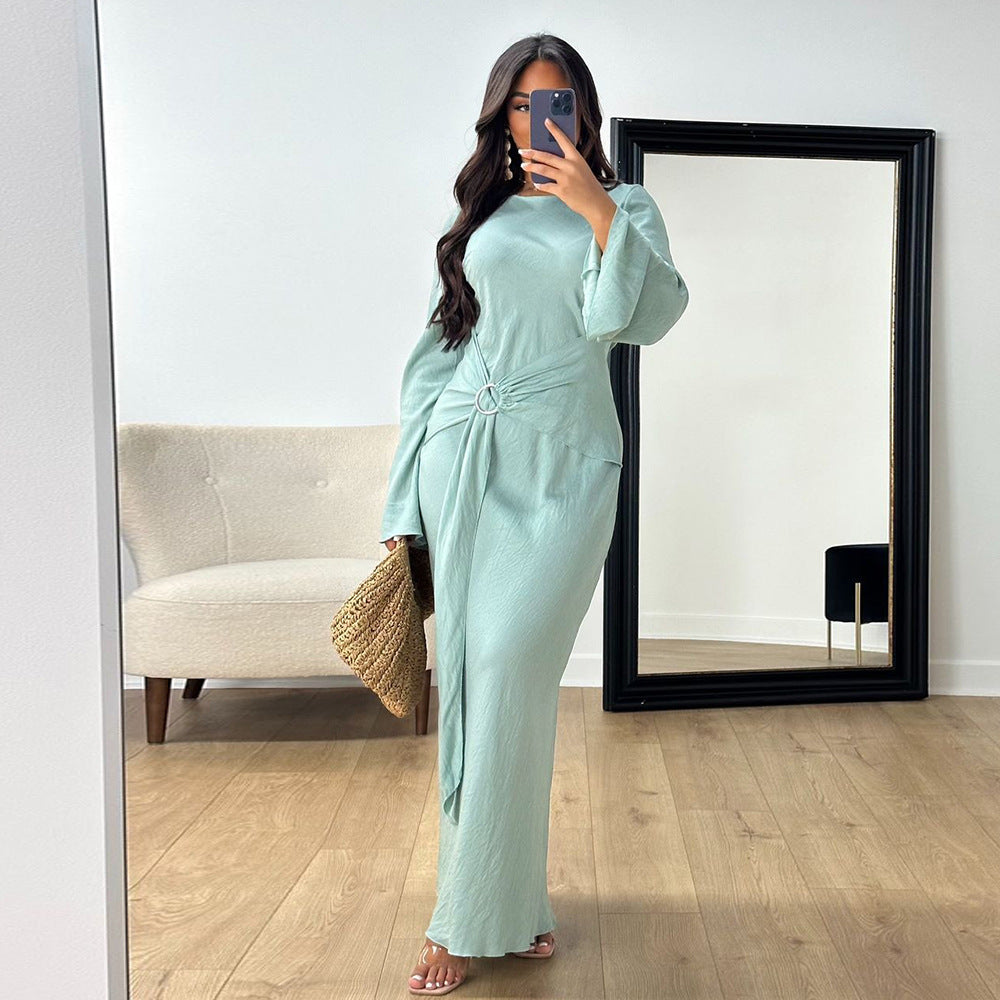 Robe longue col rond bleu clair, portée avec sac, selfie miroir