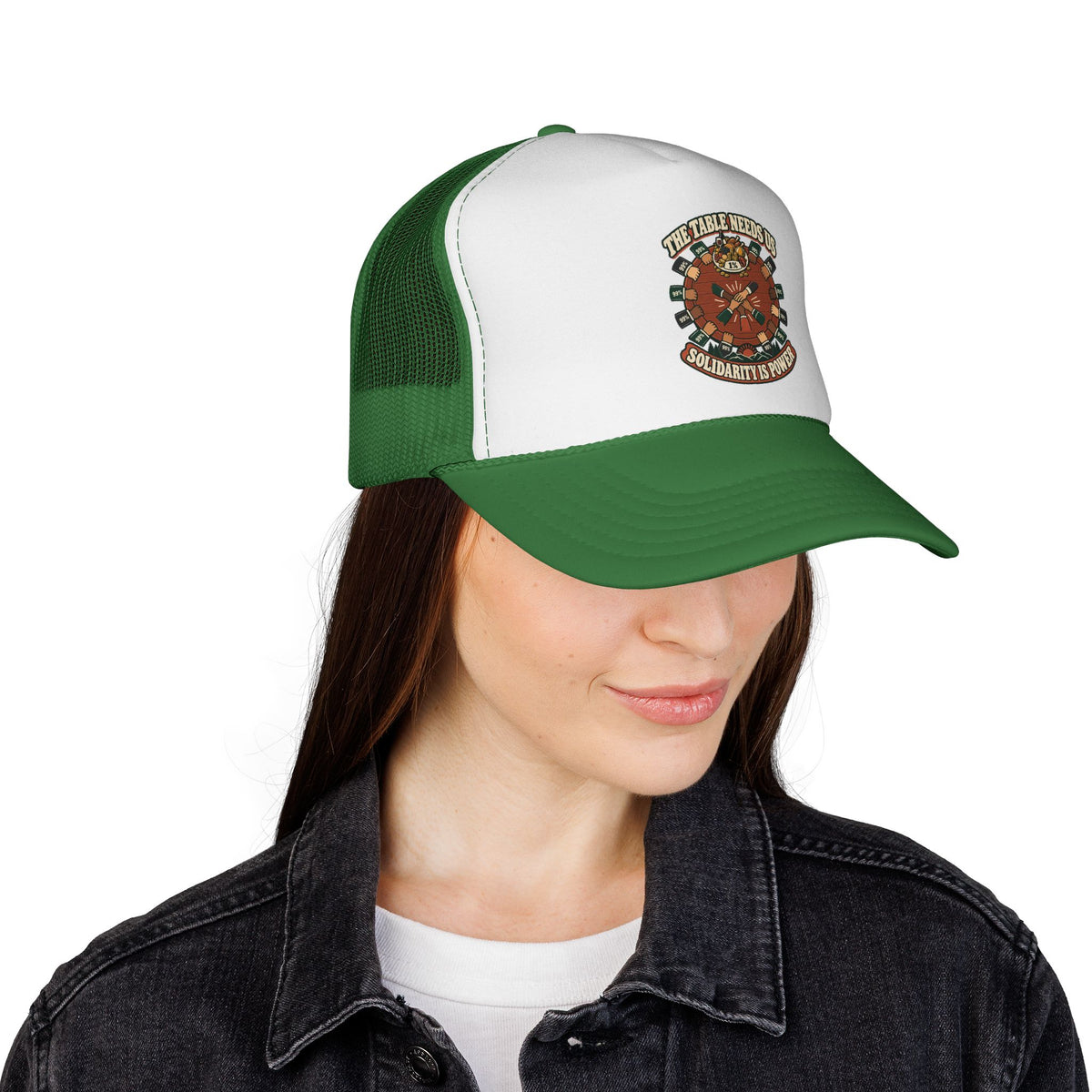 Casquette trucker message social « The Table Needs Us »