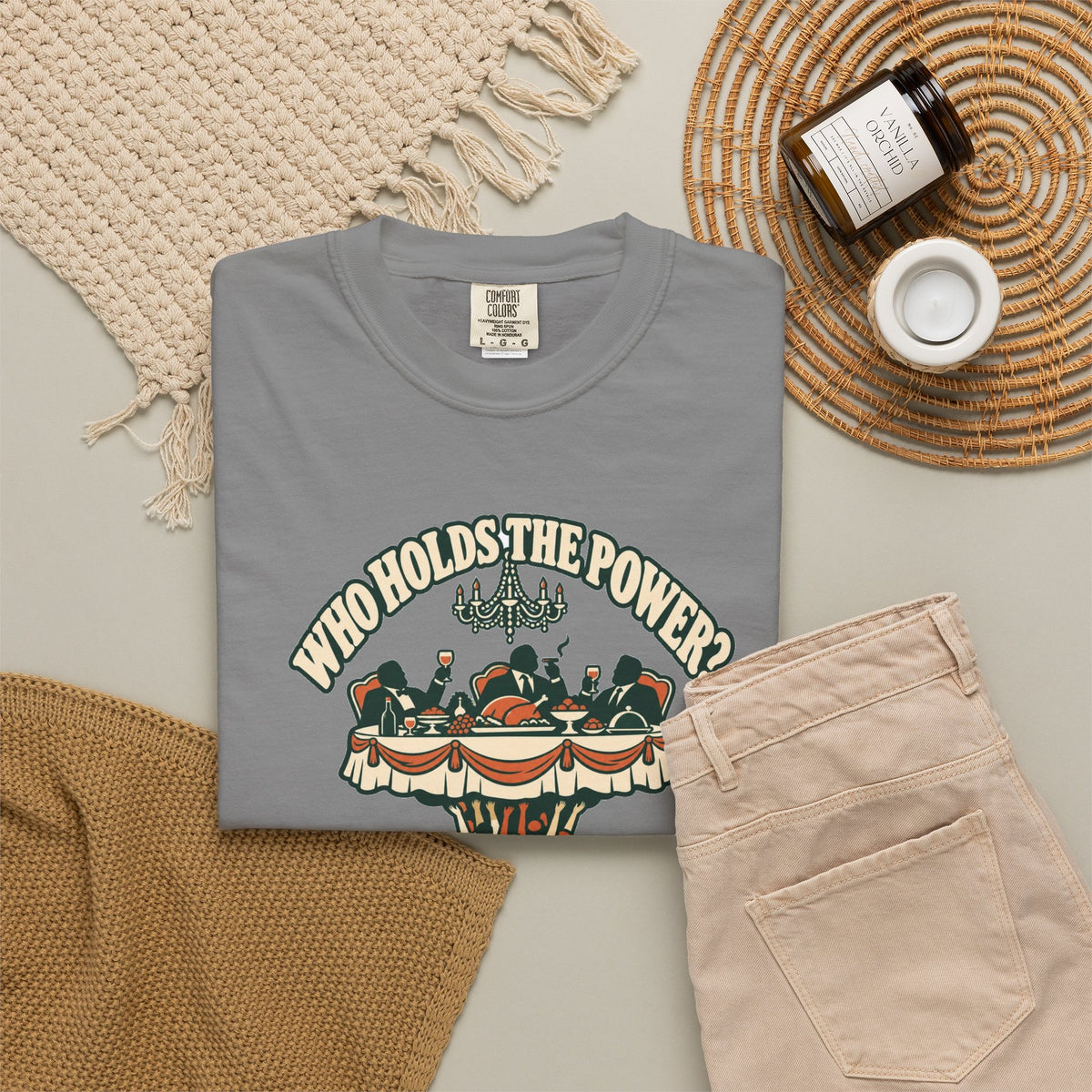 T-shirt message social « Who Holds the Power? »
