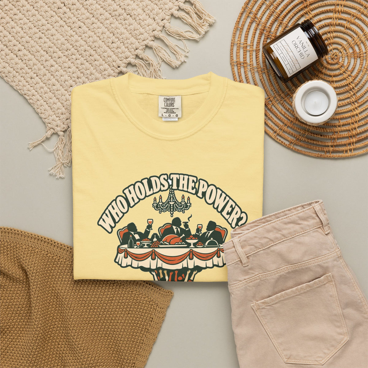 T-shirt message social « Who Holds the Power? »