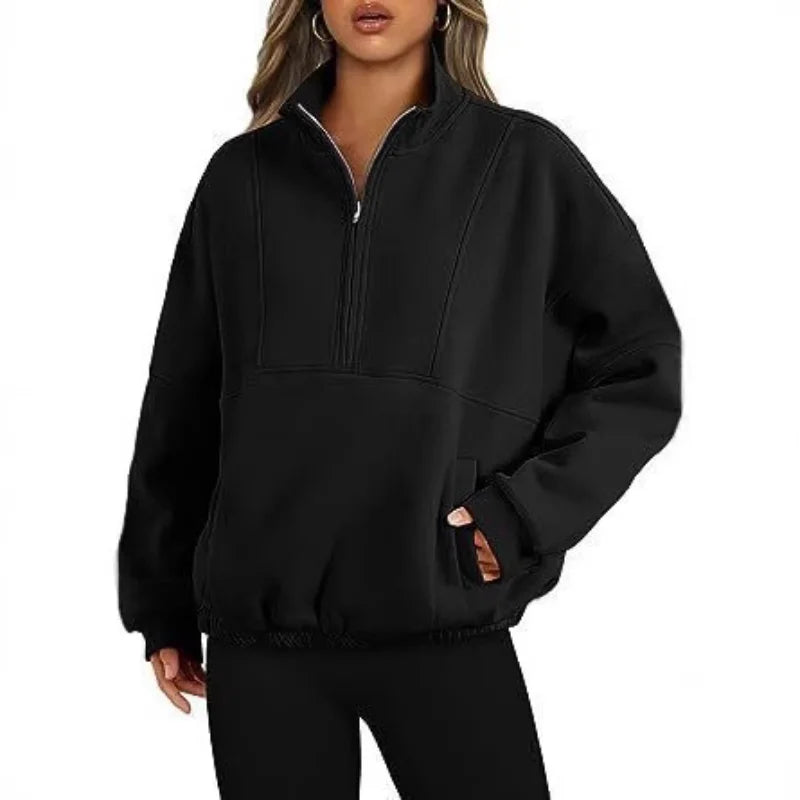 Sweatshirt col montant noir zippé, porté, vue de face
