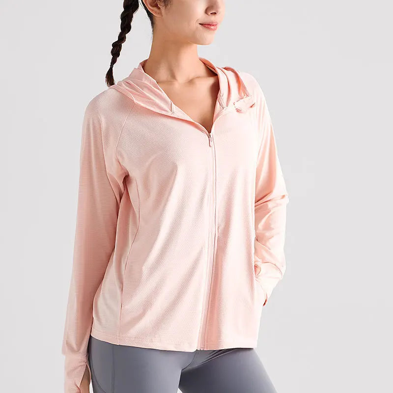 Veste anti-UV rose zippée à capuche UPF 50+, portée, vue de face