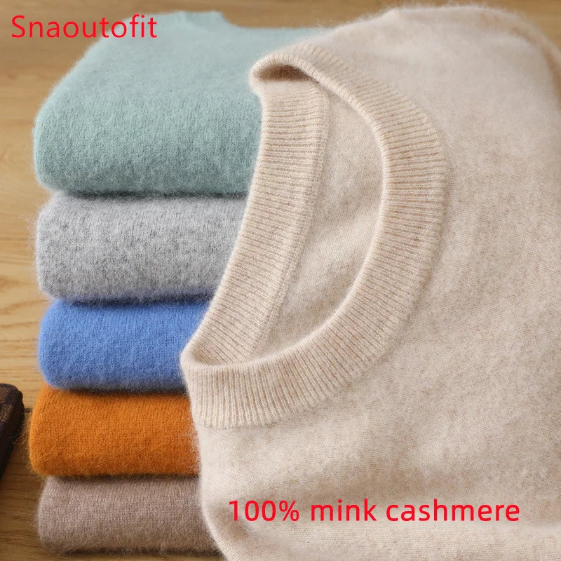 Pulls en tricot pliés, plusieurs coloris, détail du col rond