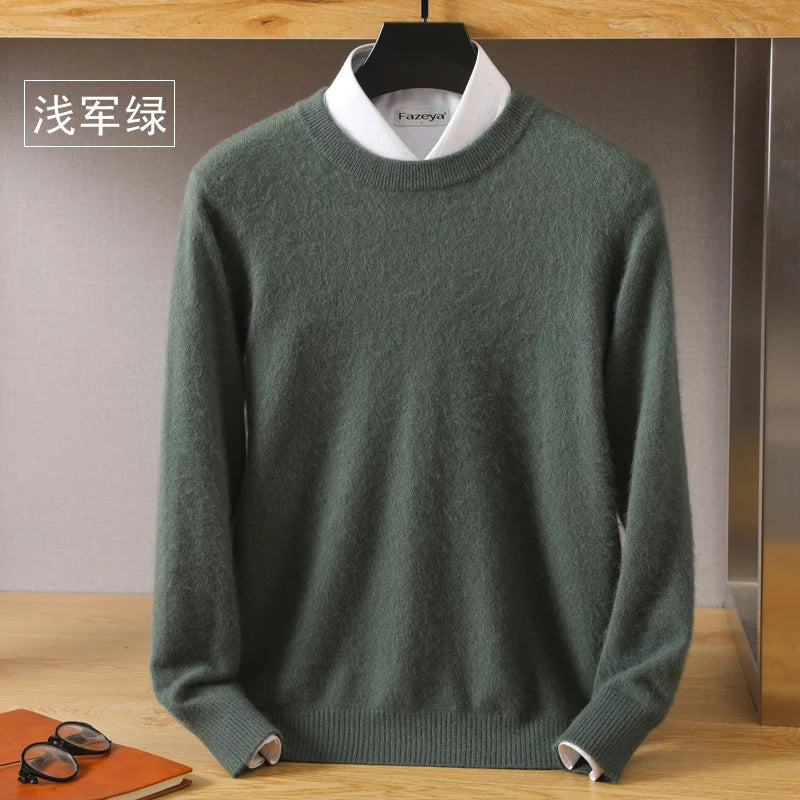 Pull en tricot vert armée à col rond, sur cintre, vue de face