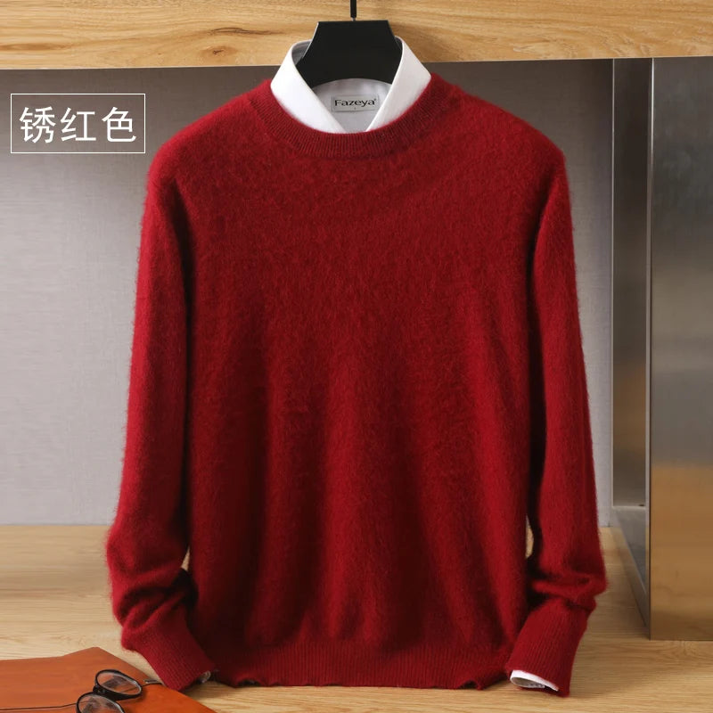 Pull en tricot rouge rouille à col rond, sur cintre, vue de face