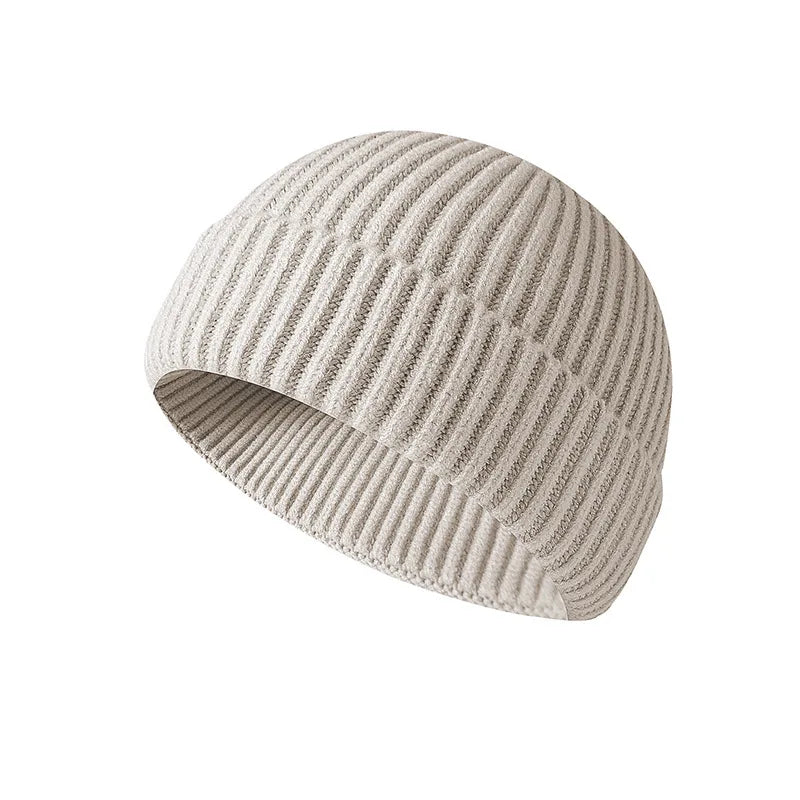 Bonnet tricoté côtelé blanc cassé, vue de face