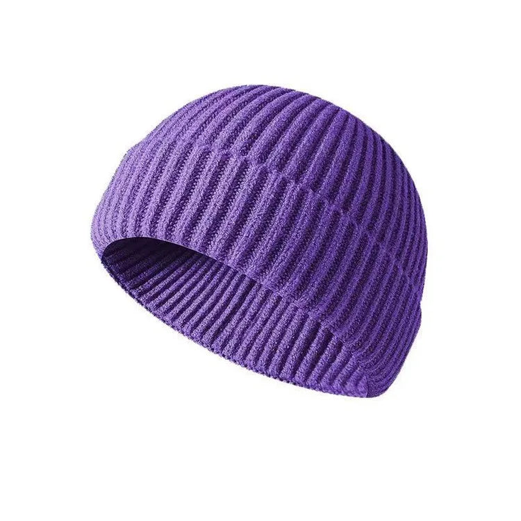 Bonnet tricoté côtelé violet, vue de face