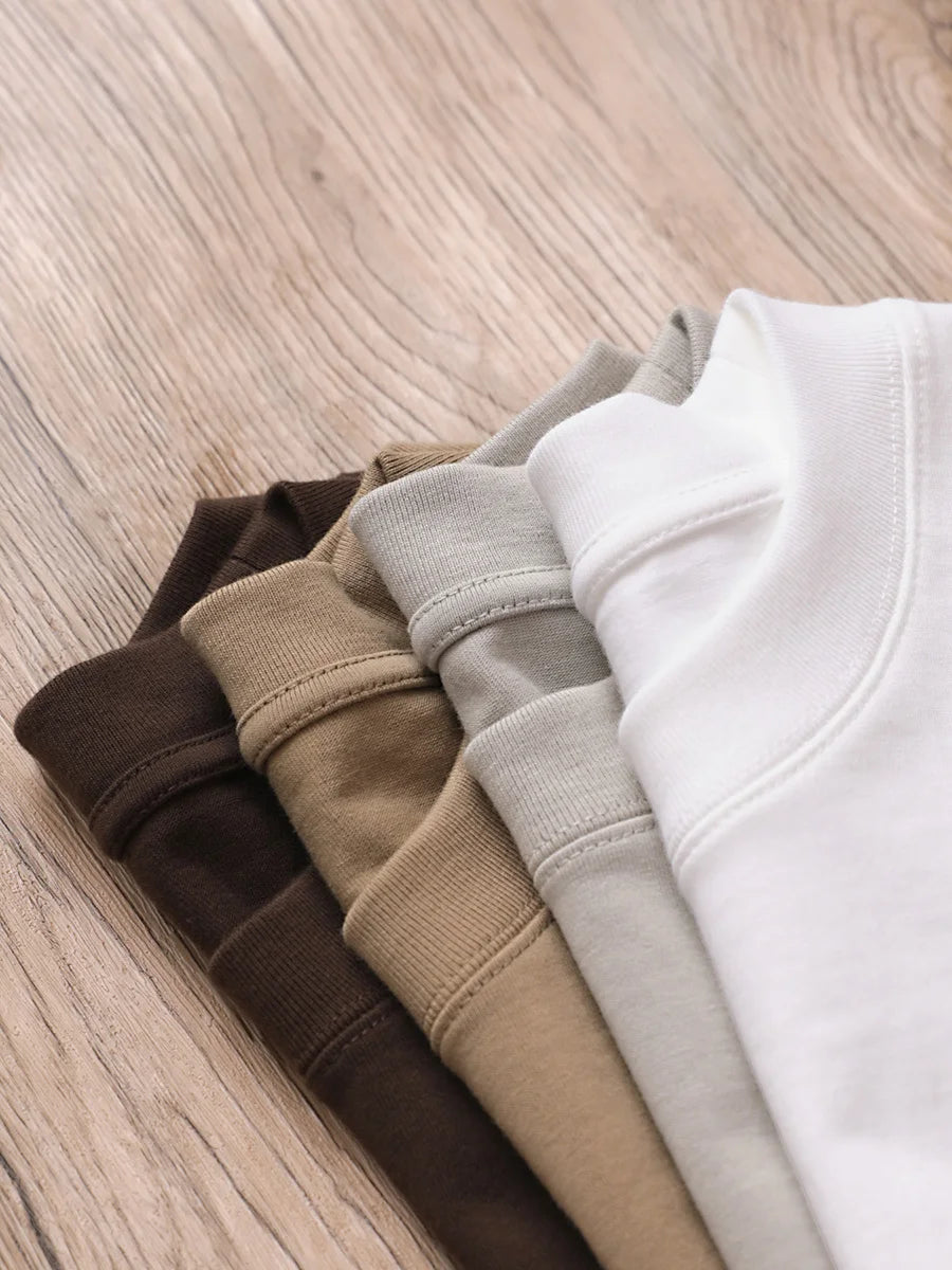T-shirt blanc heavyweight en coton 320 g/m², porté