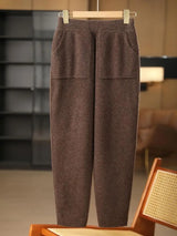 Pantalon en laine mérinos moka à taille élastique, sur cintre, vue de face