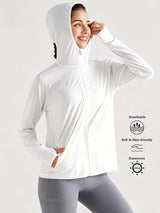Veste anti-UV blanche à capuche UPF 50+, portée, vue de face