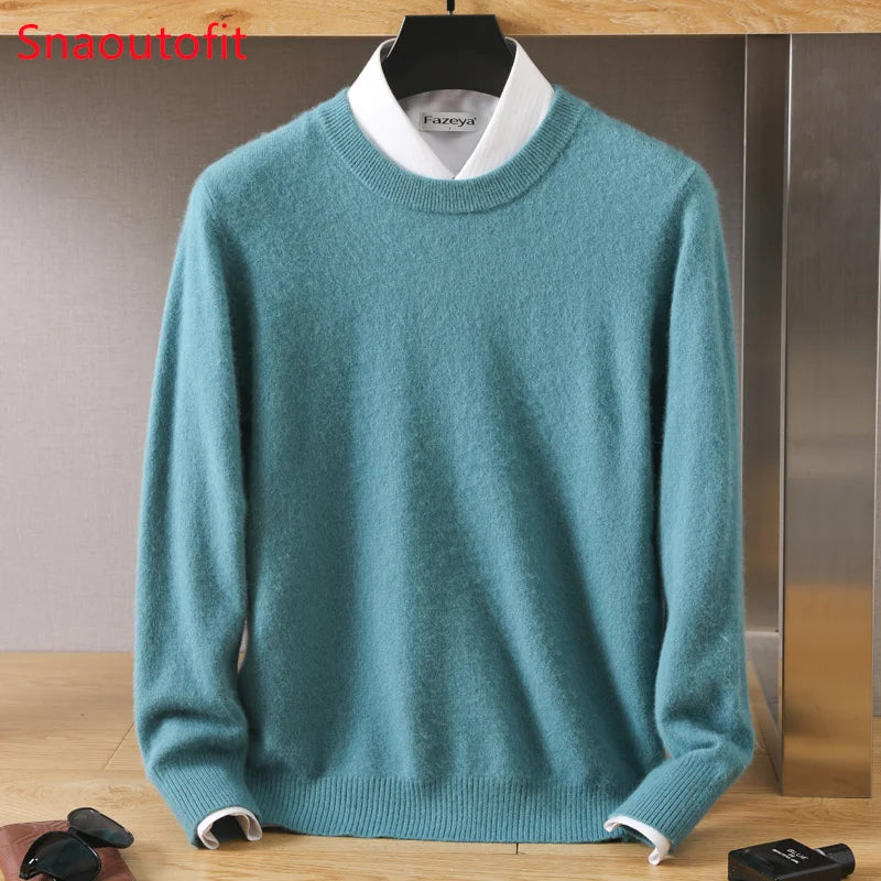 Pull en tricot bleu lac à col rond, sur cintre, vue de face