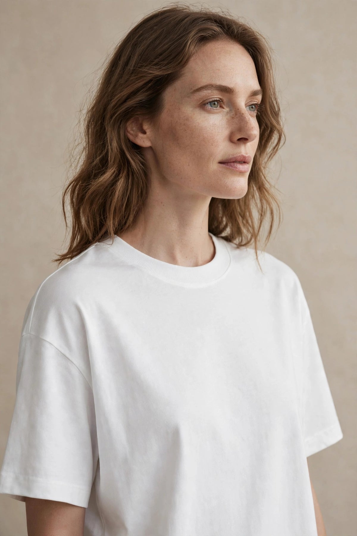 T-shirt lourd en coton 320 g/m² blanc – vue studio